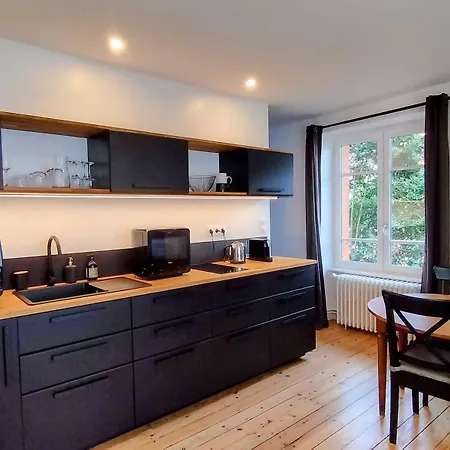 1 Maison Dior, Centre, A 500 M * Granville