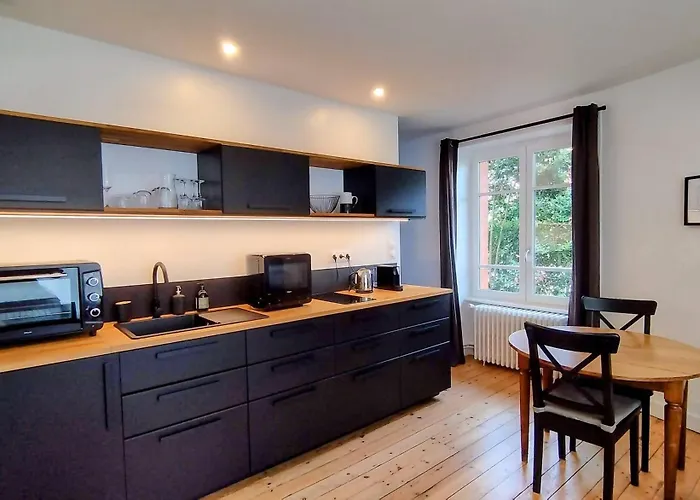 1 Maison Dior, Centre, A 500 M * Granville